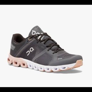 ON Cloudflow running shoes